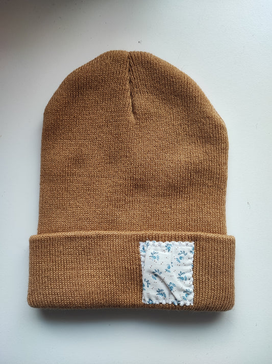 Bonnet moutarde petite fleur bleu