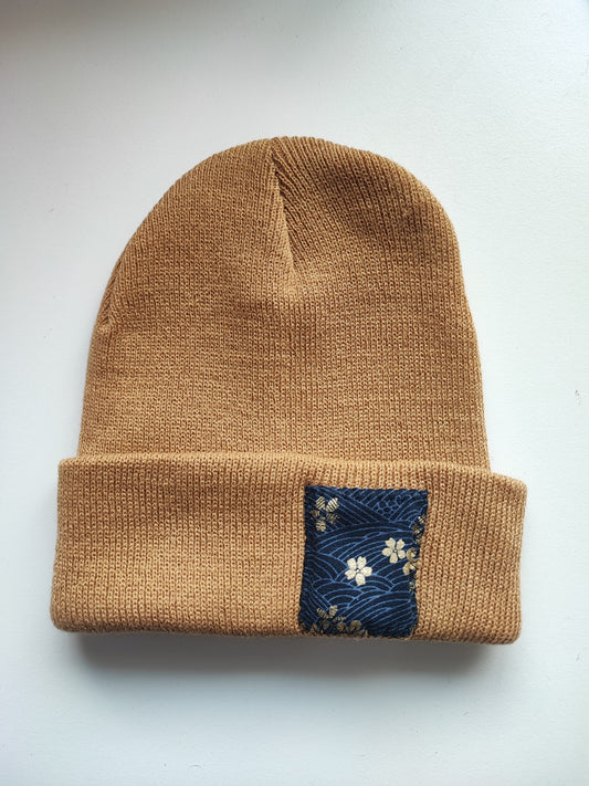 Bonnet moutarde vague bleu