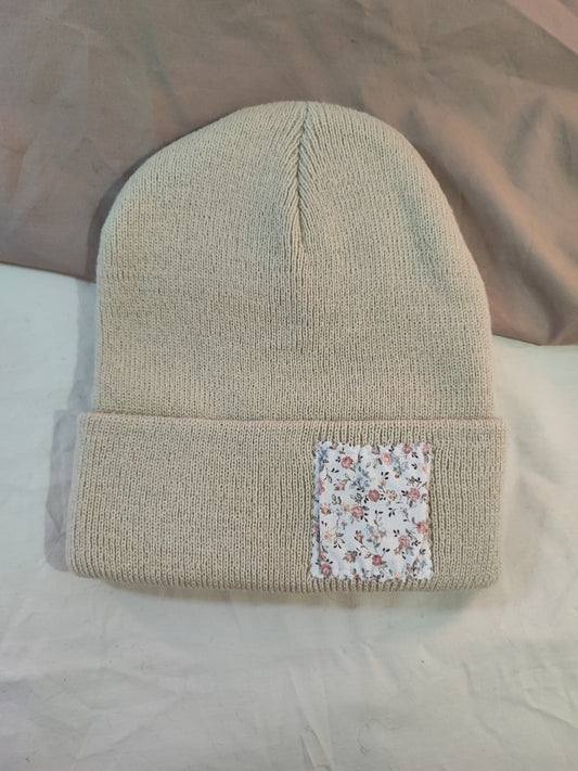 Bonnet beige fleur champêtre