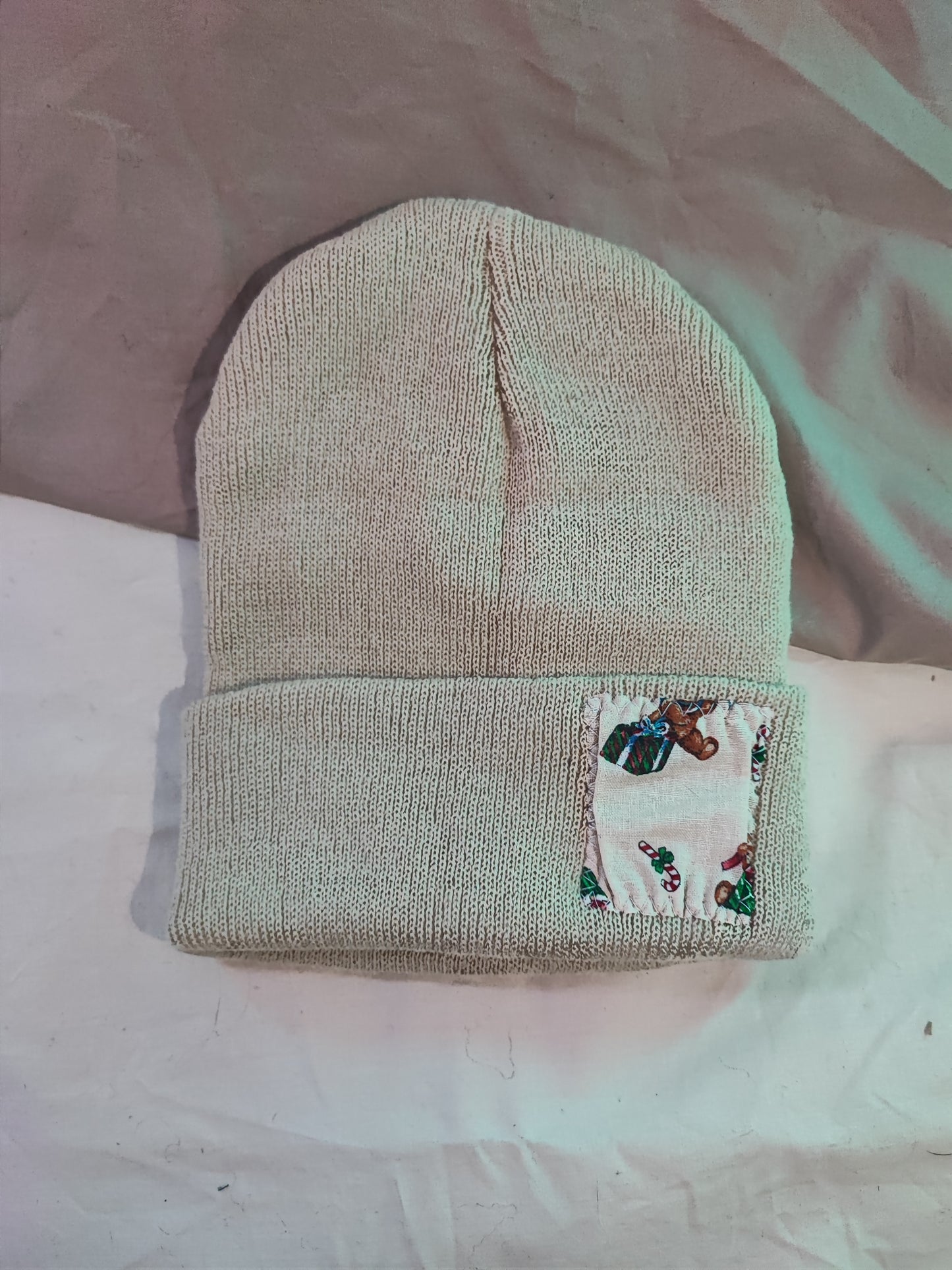 Bonnet beige jouets de Noël