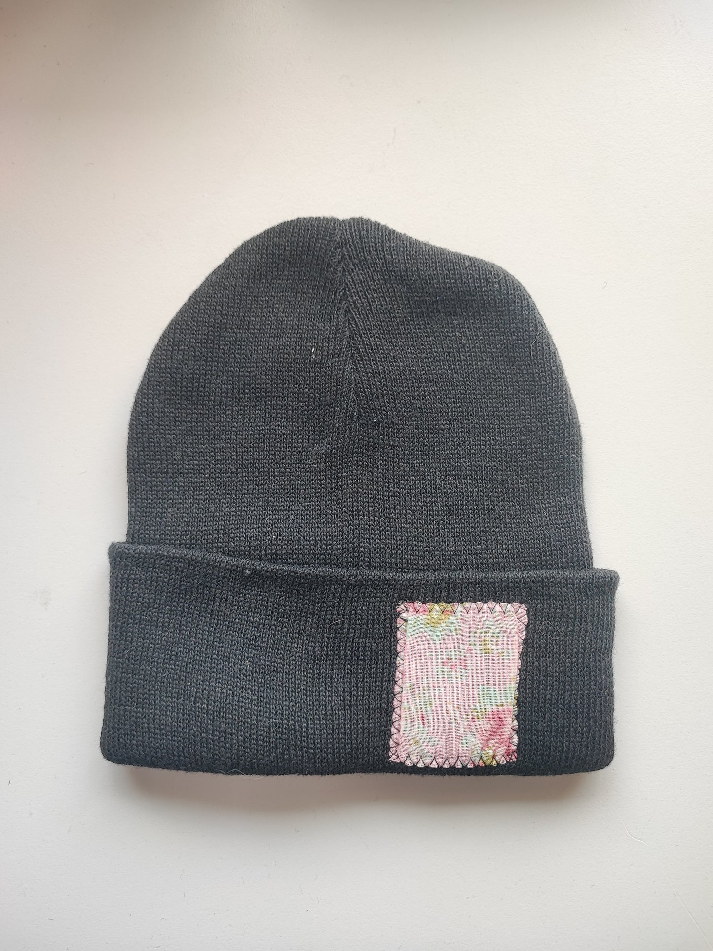 Bonnet noir fleur vintage rose