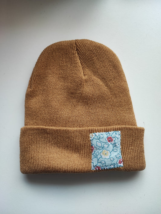 Bonnet moutarde fleur bleu